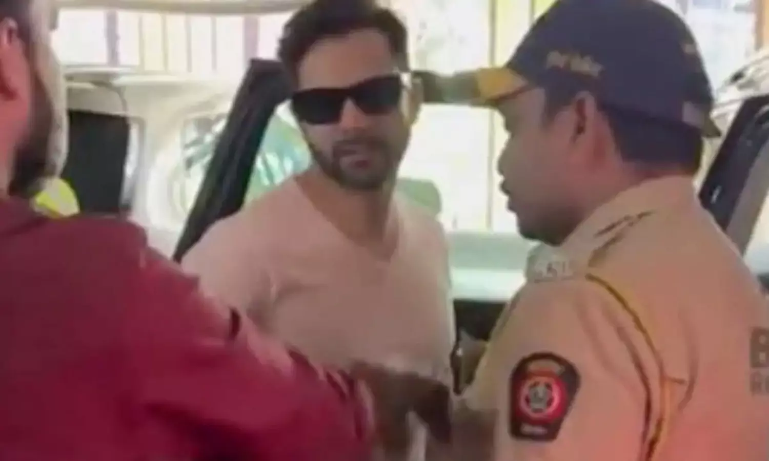 వీడియో : యంగ్ హీరో ఓపికకి అభినందనలు..! వీడియో : యంగ్ హీరో ఓపికకి అభినందనలు..!