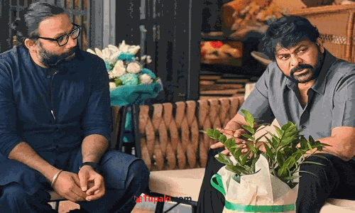 పవన్ కోసం సుజిత్.. చిరు కోసం సందీప్ వంగ..?