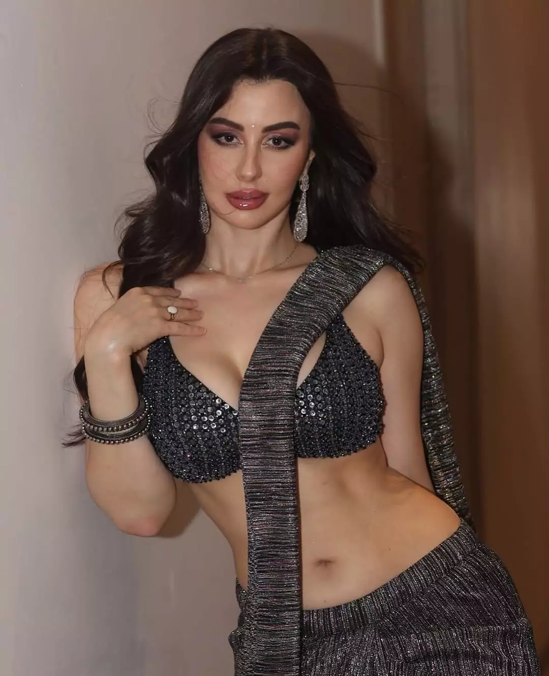 Giorgia Andriani Slays In Black Saree