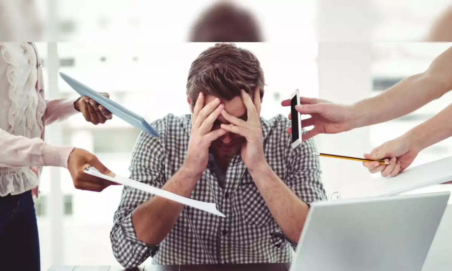 సర్వే షాక్: ఉద్యోగులంతా మిస్ కాకుండా చదవాలి సర్వే షాక్: ఉద్యోగులంతా మిస్ కాకుండా చదవాలి