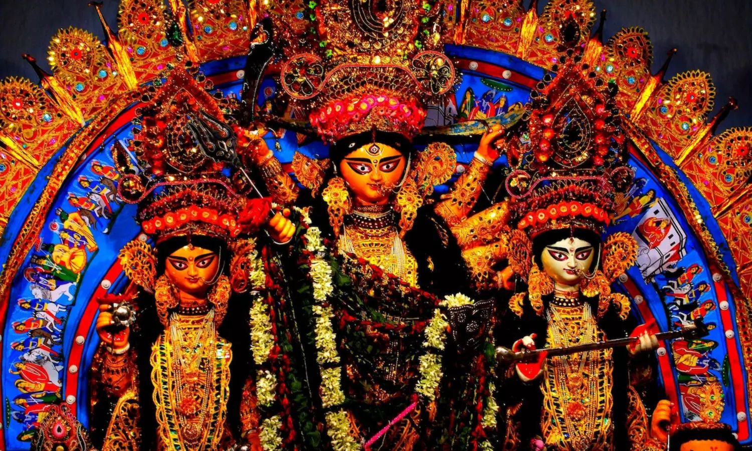 10 వేల కోట్ల పండుగ - సిటీ ఆఫ్ జాయ్లో దసరా పండుగ.. ప్రపంచాన్ని కట్టిపడేస్తున్న రంగుల జాతర! 10 వేల కోట్ల పండుగ - సిటీ ఆఫ్ జాయ్లో దసరా పండుగ.. ప్రపంచాన్ని కట్టిపడేస్తున్న రంగుల జాతర!