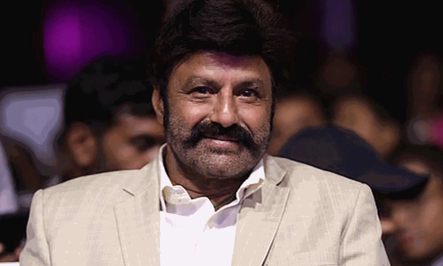 బాలయ్య ఎందుకు వెళ్లలేదు? పోలీస్, సినీ పెద్దల సమావేశంపై ఇంట్రస్టింగ్ డిస్కషన్ బాలయ్య ఎందుకు వెళ్లలేదు? పోలీస్, సినీ పెద్దల సమావేశంపై ఇంట్రస్టింగ్ డిస్కషన్