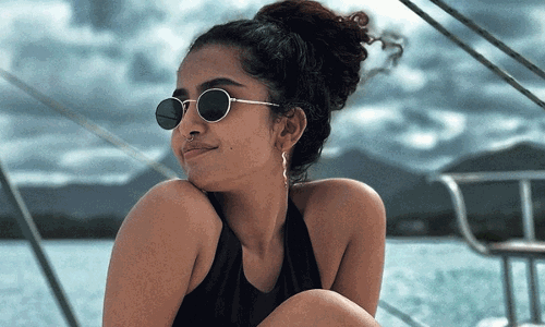 హీరోయిన్ ని చీట్ చేసిన టీచ‌ర్లు!