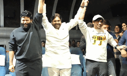 పవన్, తమన్, సుజీత్.. స్పెషల్ మూమెంట్ చూశారా?