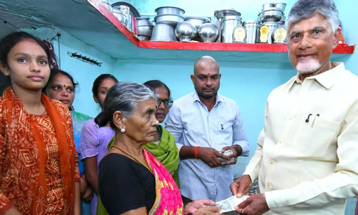 పెన్షన్ క్రెడిట్... ఇదొక పొలిటికల్ వార్ | Pension Politics Heats Up in ...