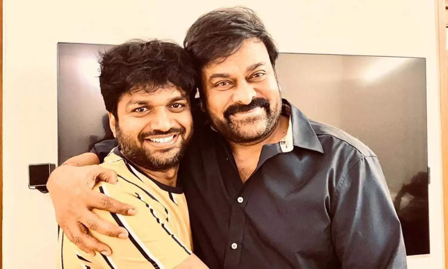 చిరూ కోసం ఆ సింగ‌ర్ ను రంగంలోకి దించిన అనిల్