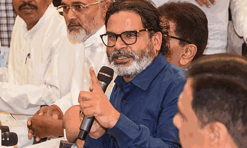 ఎన్డీయే - ఇండియా మధ్యలో ప్రశాంత్  కిశోర్..  తెరపైకి ఆసక్తికర సర్వేలు!