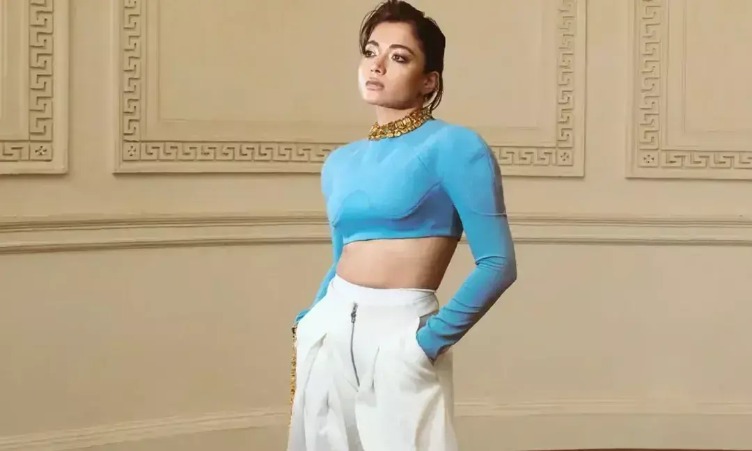 మరోసారి కట్టిపడేసిన రష్మిక.. వాటిని హైలెట్ చేస్తూ!