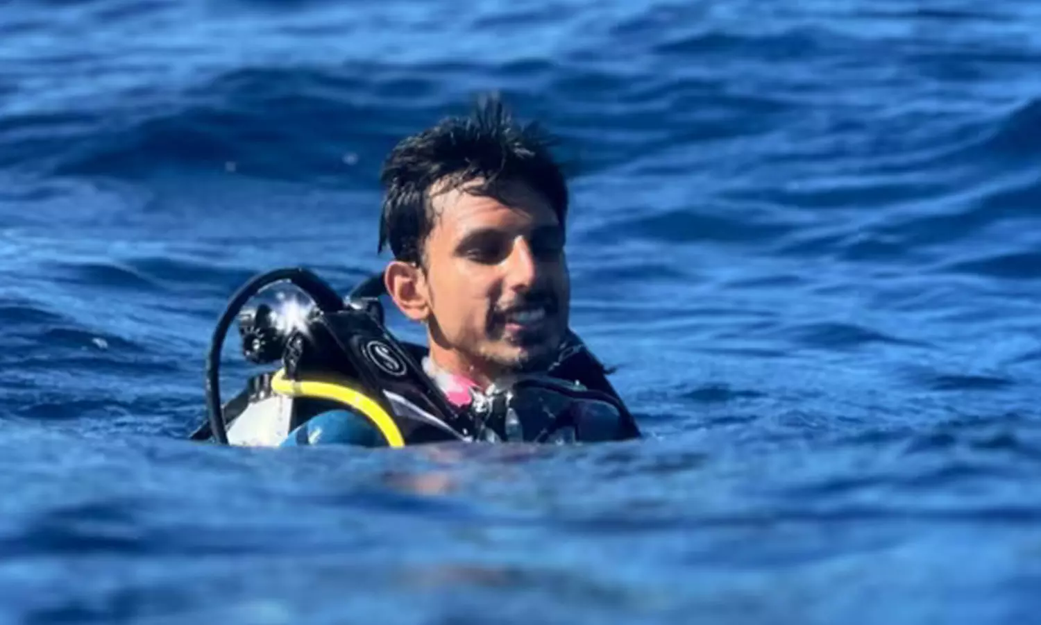 సముద్రంలో పడిపోయిన టెకీ.. ప్రాణాలు కాపాడిన ఆపిల్ వాచ్