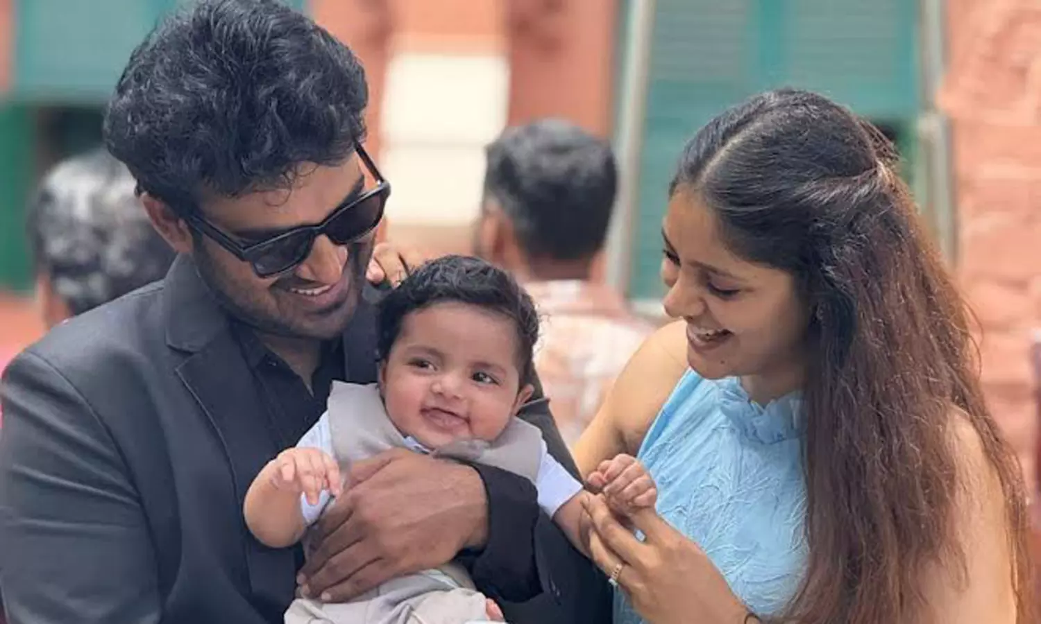 కిరణ్, రహస్య: కొడుకుతో హ్యాపీ మూమెంట్స్