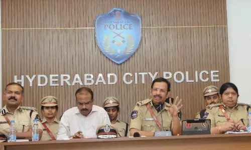 లైక్స్ కోసం కాదు.. లైఫ్స్ కోసం కంటెంట్ సృష్టించండి.. సీపీ సజ్జనార్ కీలక సూచన