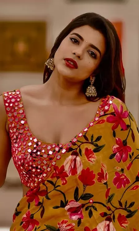 Aishwarya Rajesh Radiates Festive Grace in Yellow Floral Saree