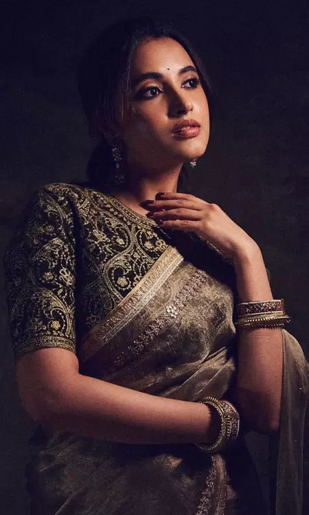 Priyanka Mohan Shares Festive Wishes in Dazzling Saree