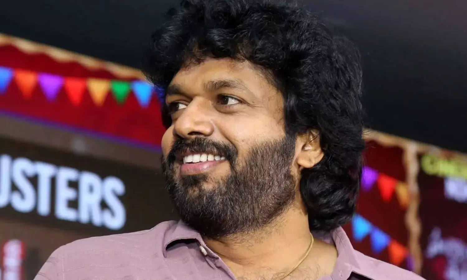 హిట్టు డైరెక్టర్ పై ఇదేం ర్యాగింగో..!