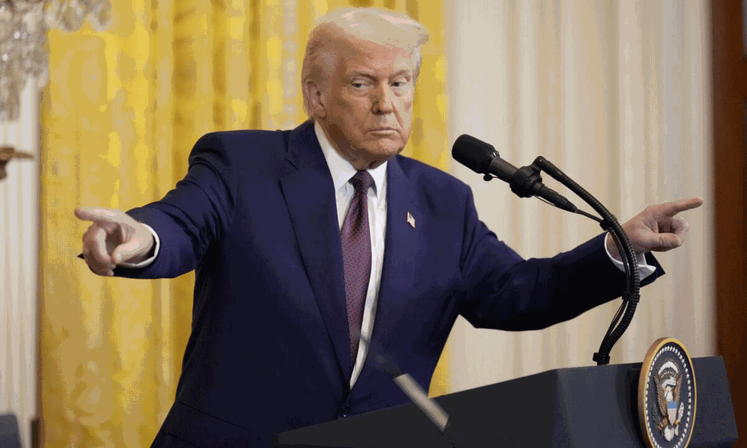 అమెరికా వలస విధానం: ట్రంప్ మరో కఠిన నిర్ణయం అమెరికా వలస విధానం: ట్రంప్ మరో కఠిన నిర్ణయం