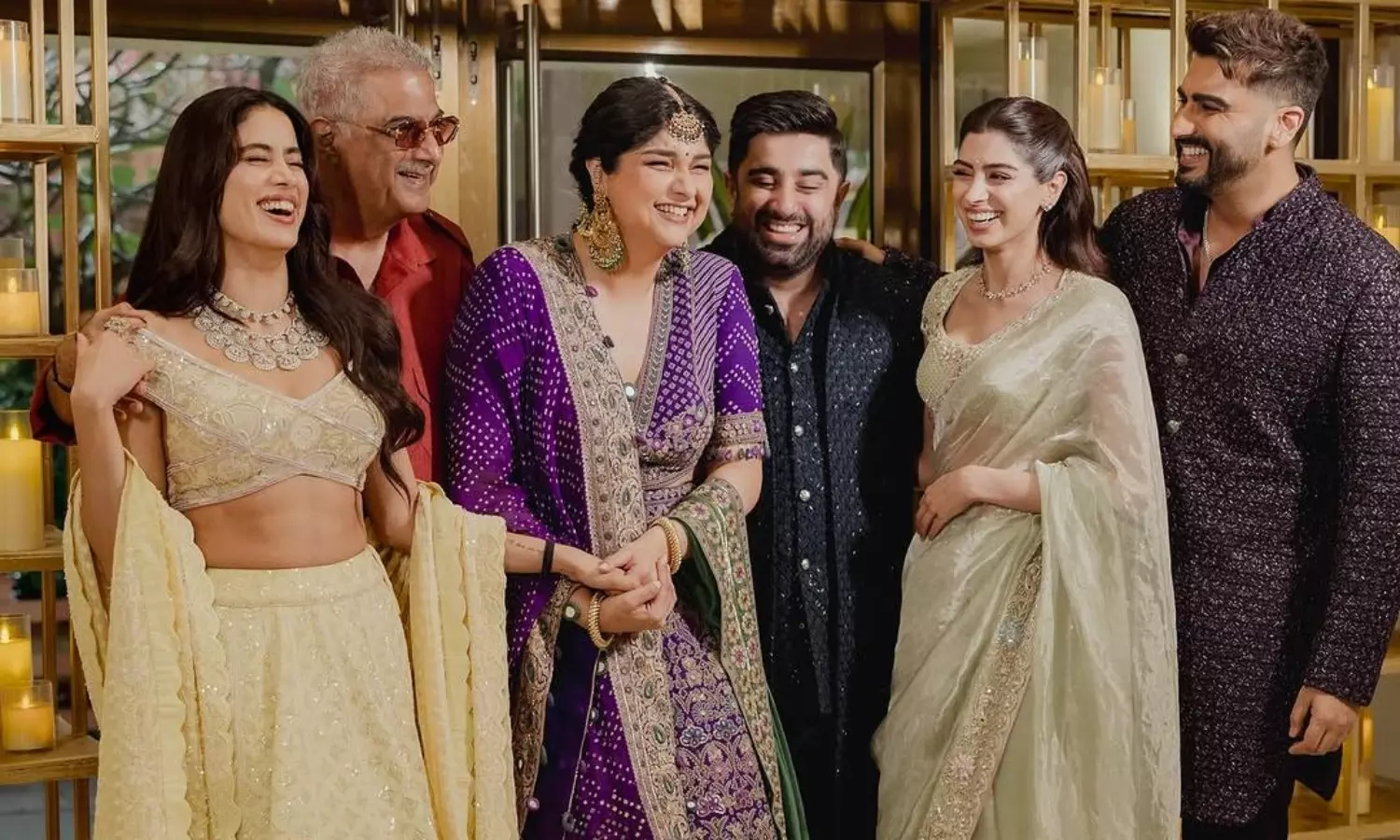 జాన్వీ కపూర్ ఫ్యామిలీలో గొడవలు లేవు.. ఇదే సాక్ష్యం జాన్వీ కపూర్ ఫ్యామిలీలో గొడవలు లేవు.. ఇదే సాక్ష్యం