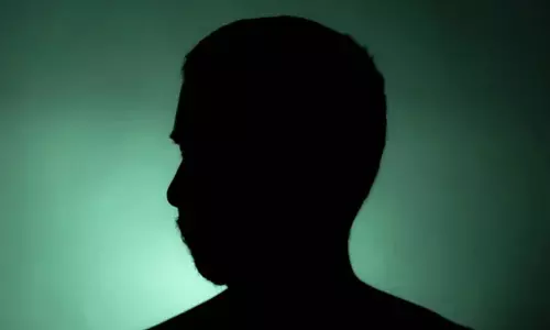 అమ్మాయిని మోసం చేసిన బడా నిర్మాత.. ఎవరతను..?