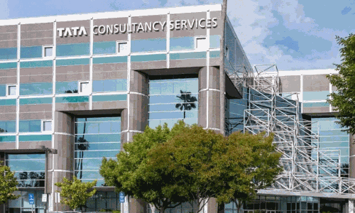 అమెరికన్లు ఉండగా.. విదేశీయులతో ఉద్యోగాల భర్తీనా? టీసీఎస్ కు సెనేటర్ల షాక్