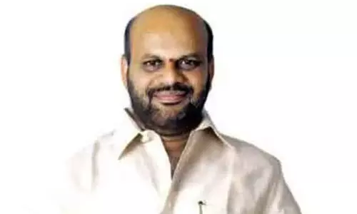 పిఠాపురం వ‌ర్మ‌కు దారి లేన‌ట్టేనా ..!