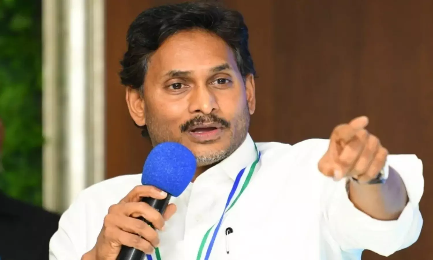 జగన్ మారిపోయారు...సీరియస్ గానే !