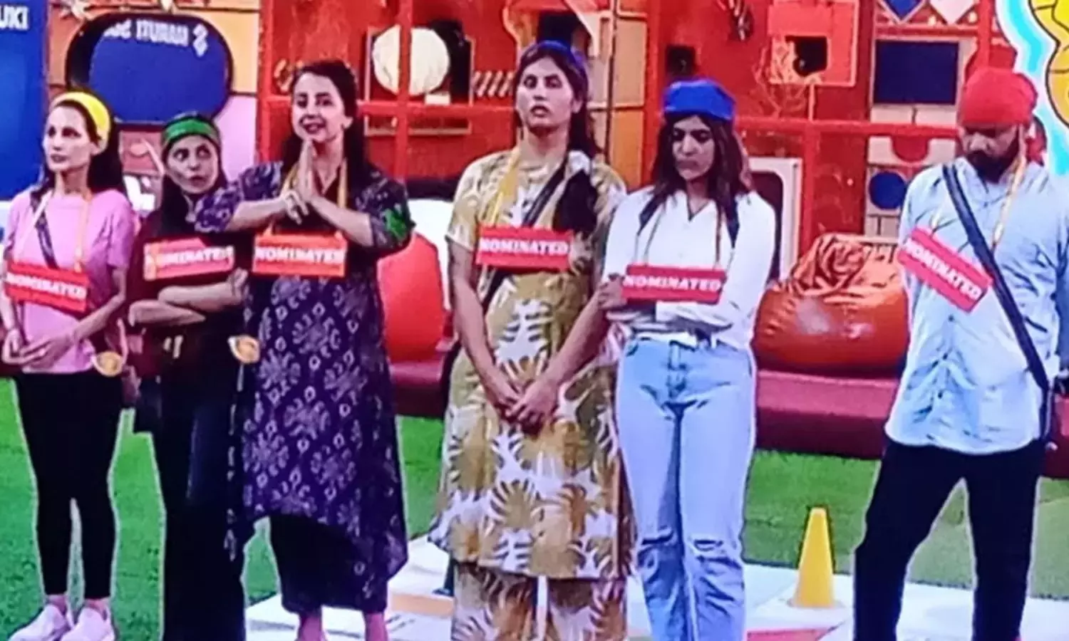 బిగ్ బాస్ 9.. ఎలిమినేట్ అయ్యింది ఎవరంటే..?