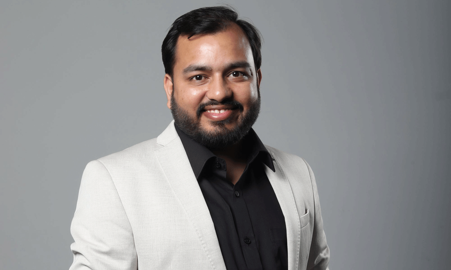 ఆన్‌లైన్‌లో ఫిజిక్స్ పాఠాలు చెప్పి తోపు షారూఖ్‌నే వెన‌క్కి నెట్టాడు!