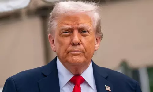 హెచ్‌-1బి వీసాపై నిర్ణయాధికారం... ట్రంప్ పై కోర్టులో దావా!