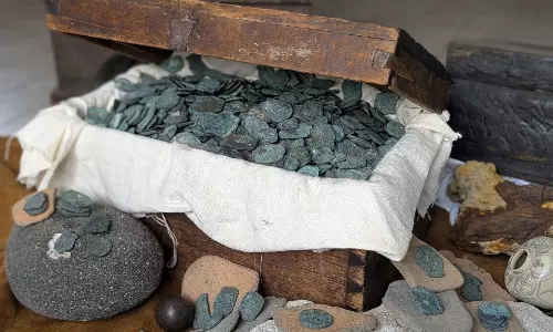 సముద్ర గర్భంలో చారిత్రక నిధి.. విలువ ఎంతో తెలుసా!