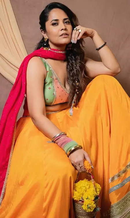 Anasuya Bharadwaj Dazzles in Colorful Desi Avatar