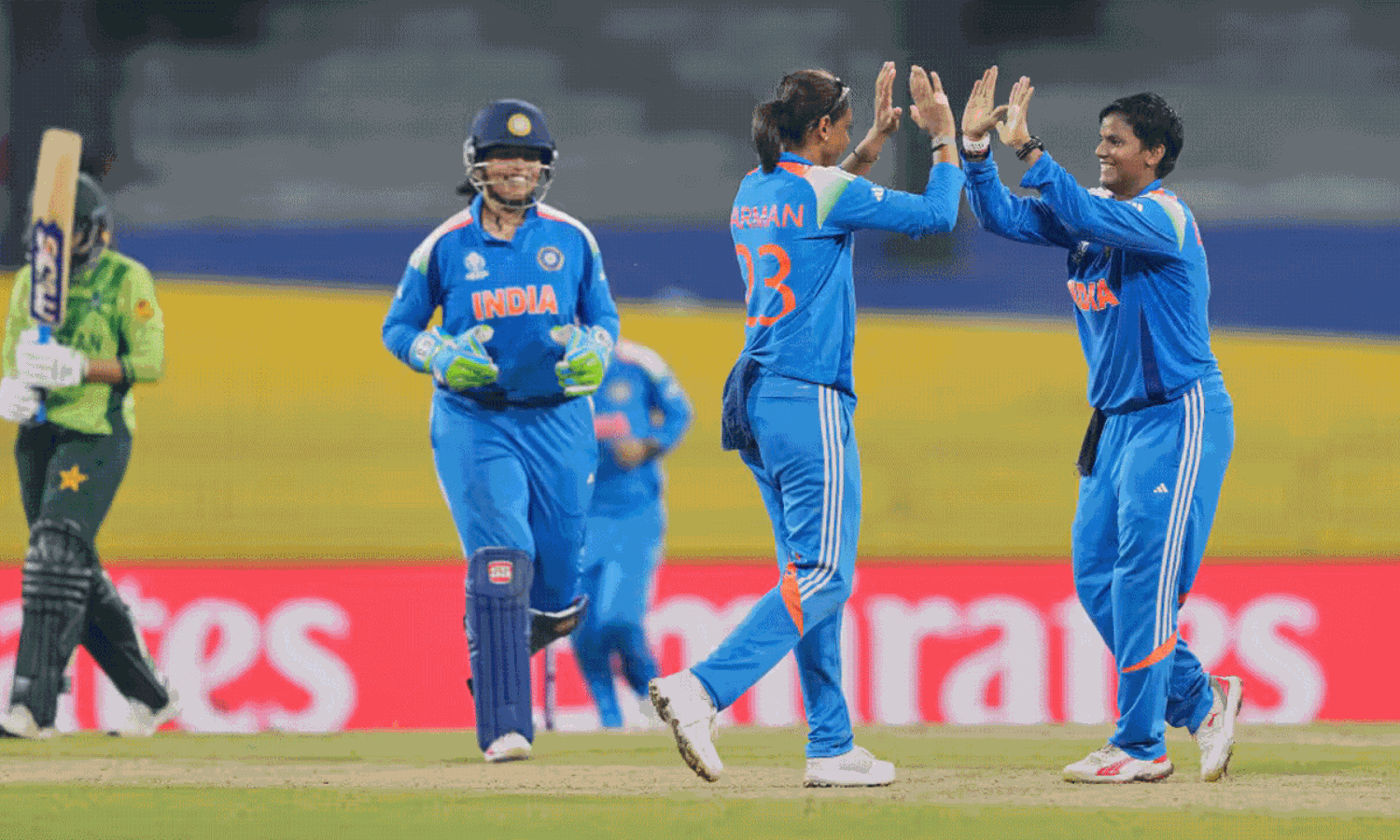 షేక్ హ్యాండ్ లేదు..అమ్మాయిల చేతిలోనూ పాక్ చిత్తు..12వ వ‌రుస‌ విజయం