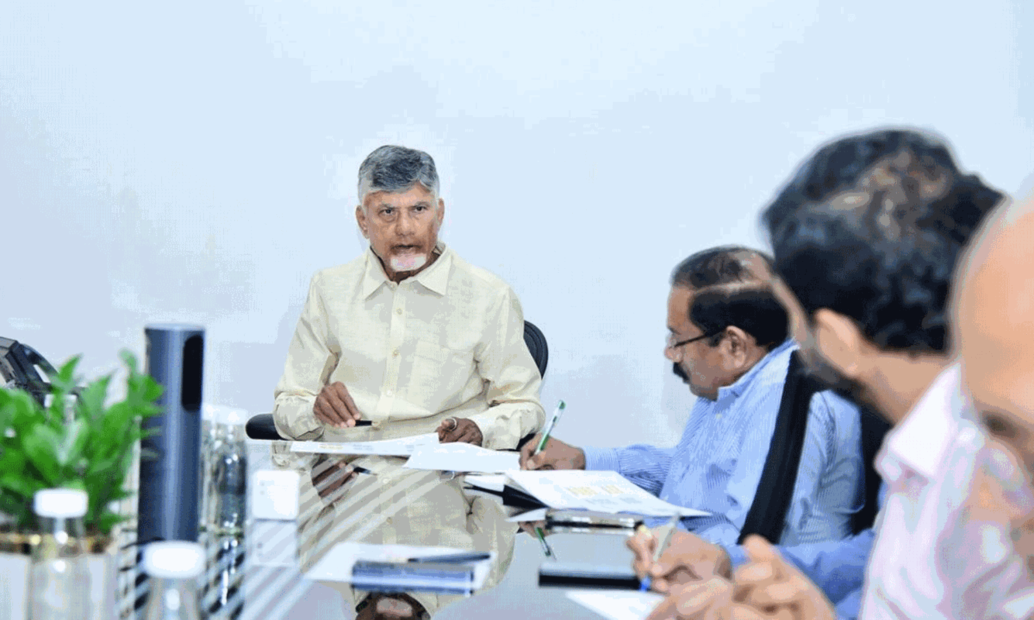 నకిలీ మద్యం తమ్ముళ్లపై వేటు.. ఎట్టకేలకు చంద్రబాబు సీరియస్ యాక్షన్