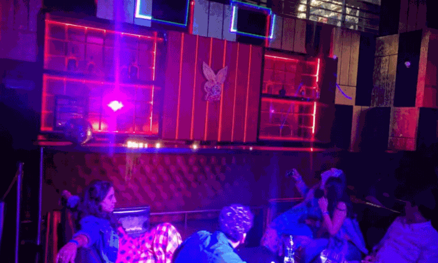 ఇన్ స్టాలో జట్టు కట్టి.. ట్రాప్ హౌస్ 9ఎంఎం పార్టీకి 50 మంది మైనర్లు