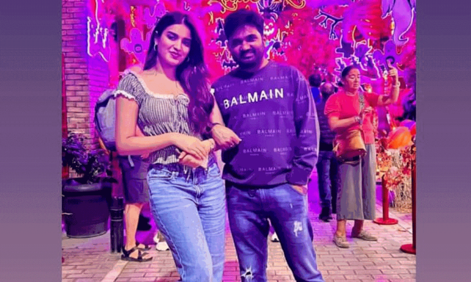 మూడేళ్ల‌ త‌ర్వాత ప్ర‌భాస్ రొమాంటిక్ బాట‌!