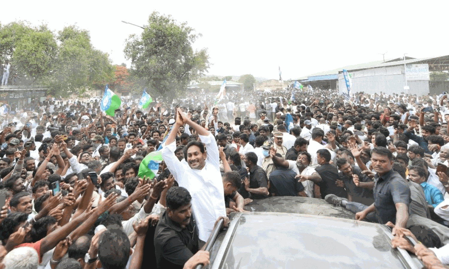 జగన్ టూర్ లో బోలెడు ట్విస్టులు