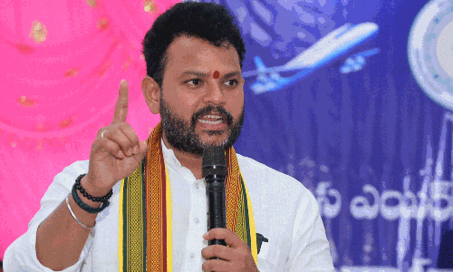 ఎయిర్ పోర్టు కట్టకపోతే మంత్రిగా ఎందుకు...లాజిక్కే మరి !