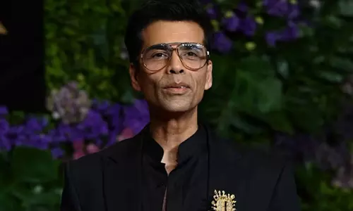 వారసులను మేకప్ హెయిర్ డిజైనర్లను చేస్తాడట వారసులను మేకప్ హెయిర్ డిజైనర్లను చేస్తాడట