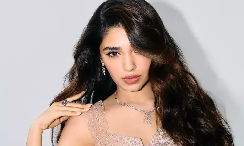 చీరకట్టుతో చెమటలు పట్టిస్తున్న బేబమ్మ.. ఇంత సోయగాన్ని ఎలా మిస్ అయ్యాం?