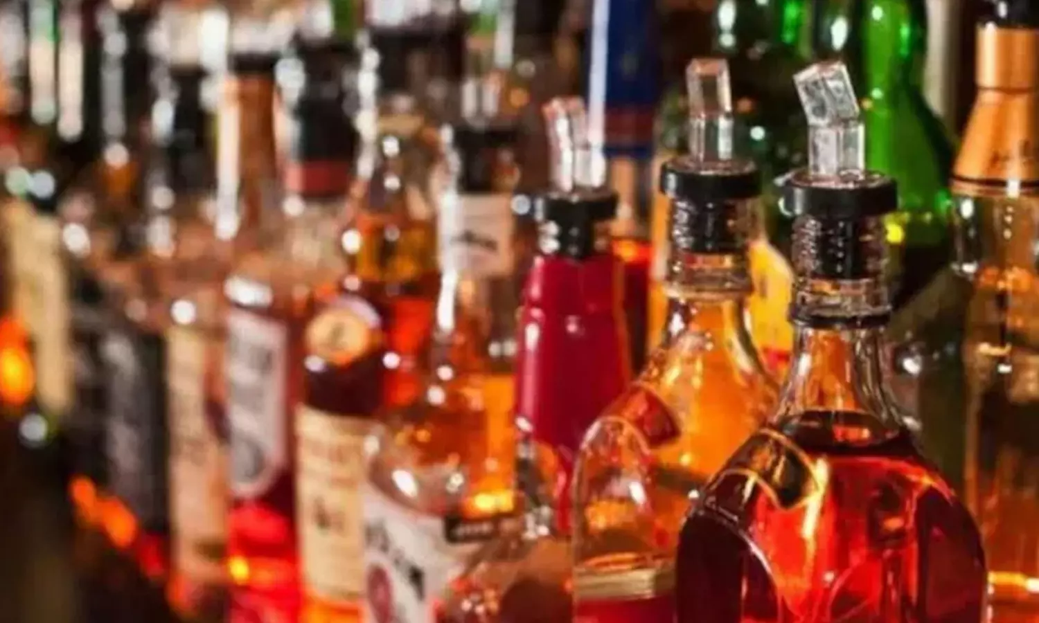 ఏపీలో మాటల యుద్ధం: న‌కిలీ మ‌ద్యంపై పొలిటిక‌ల్ వార్‌!