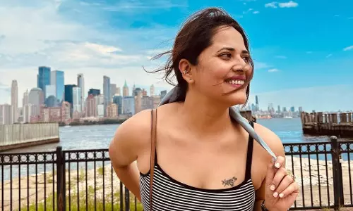 Anasuya’s Effortless Amazing Vibes: Casual Chic by the Waterfront