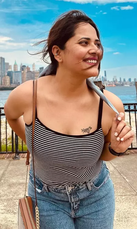 Anasuya’s Effortless Amazing Vibes: Casual Chic by the Waterfront