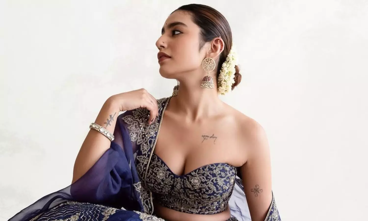 దీపావ‌ళి ముందు దివ్వెలా వెలిగిపోతున్న‌ వింక్ గాళ్