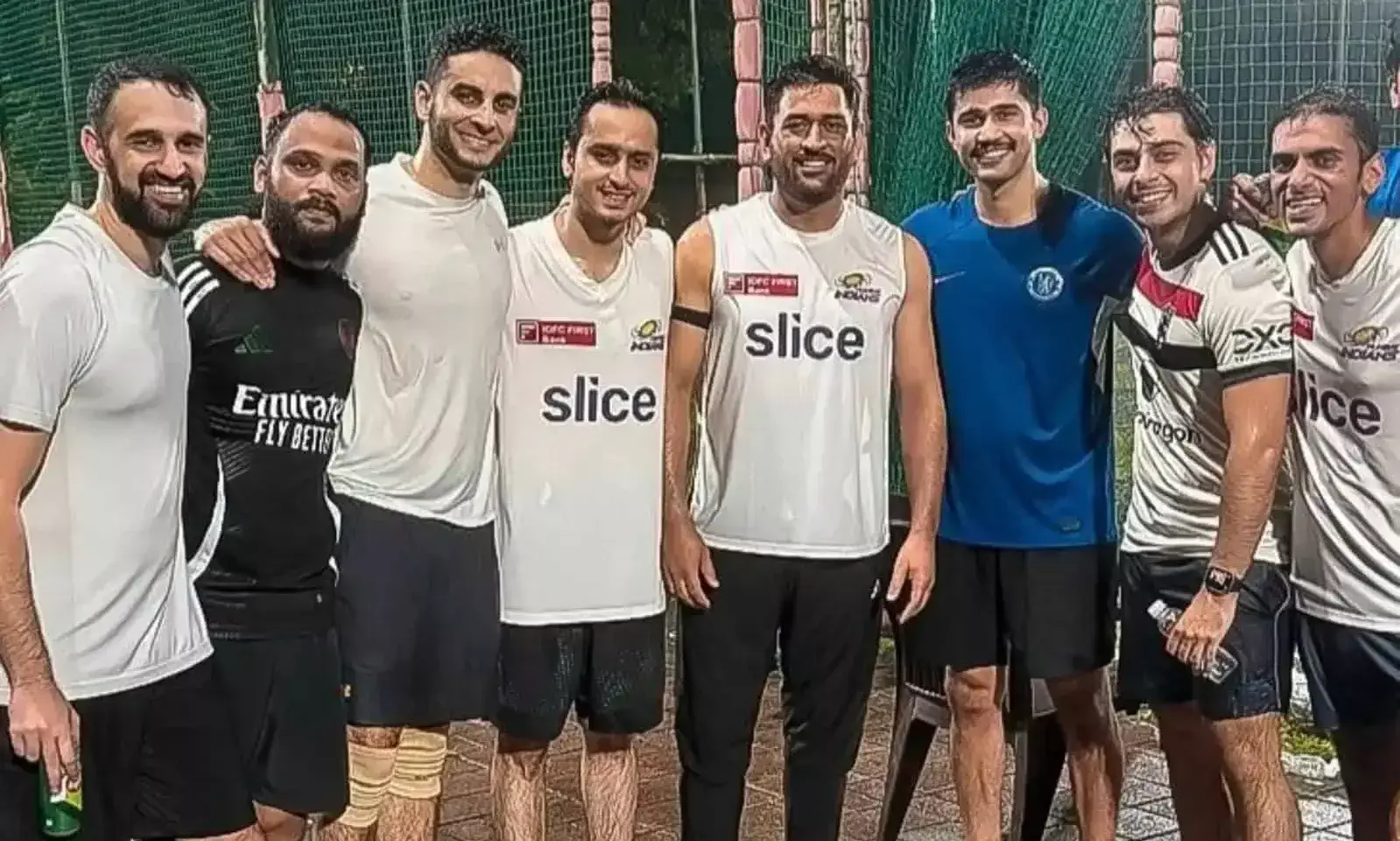 ధోనీ ముంబై జెర్సీ అందుకే వేసుకున్నాడా..?