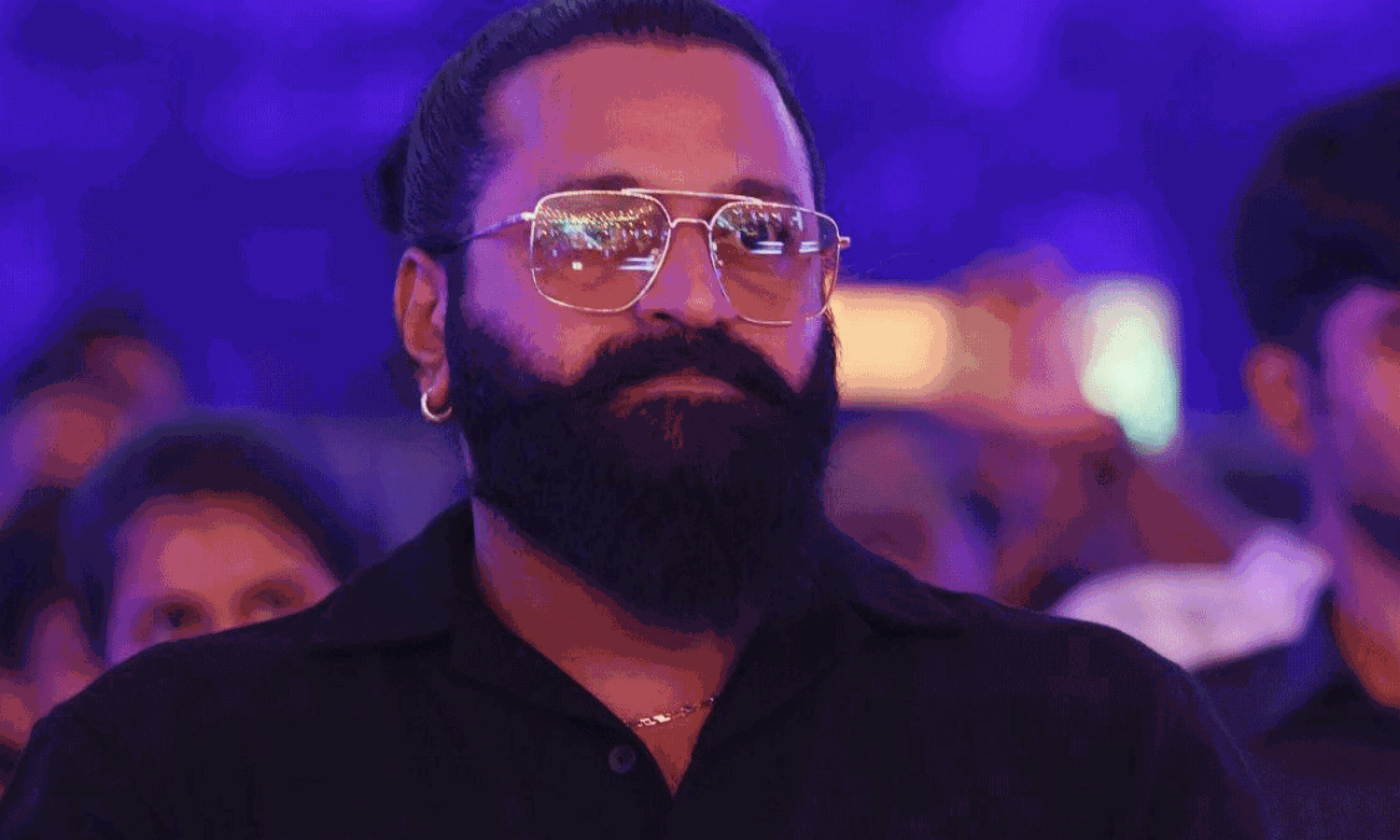 కరూర్ తొక్కిసలాట ఘటనపై రిషబ్ శెట్టి రియాక్షన్! కరూర్ తొక్కిసలాట ఘటనపై రిషబ్ శెట్టి రియాక్షన్!