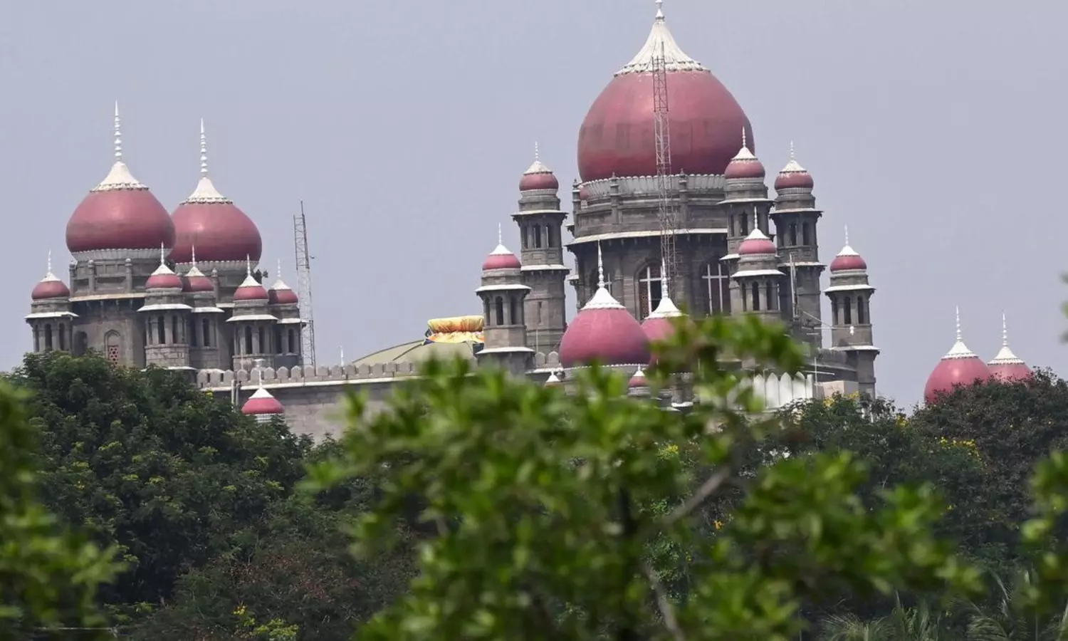 బ్రేకింగ్.. తెలంగాణ స్థానిక ఎన్నిక‌లు.. బీసీ రిజ‌ర్వేష‌న్ పై స్టే