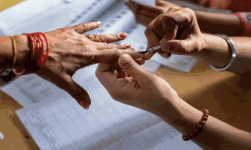 బీహార్ వార్ : రెండు కూటములలో సీట్ల కోసం కుస్తీ