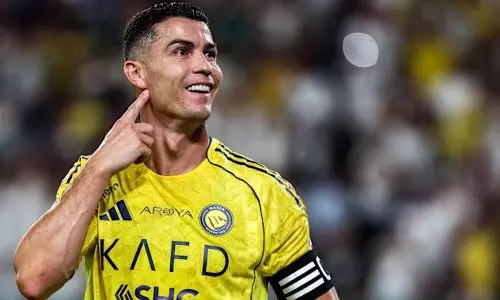 బిలియనీర్ల జాబితాలో ఫుట్ బాల్ ప్లేయర్.. ఆయన సంపద ఎంతంటే..?