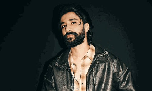 ఆ హీరోయిన్ తో బాలీవుడ్ న‌టుడి రొమాంటిక్ థ్రిల్ల‌ర్