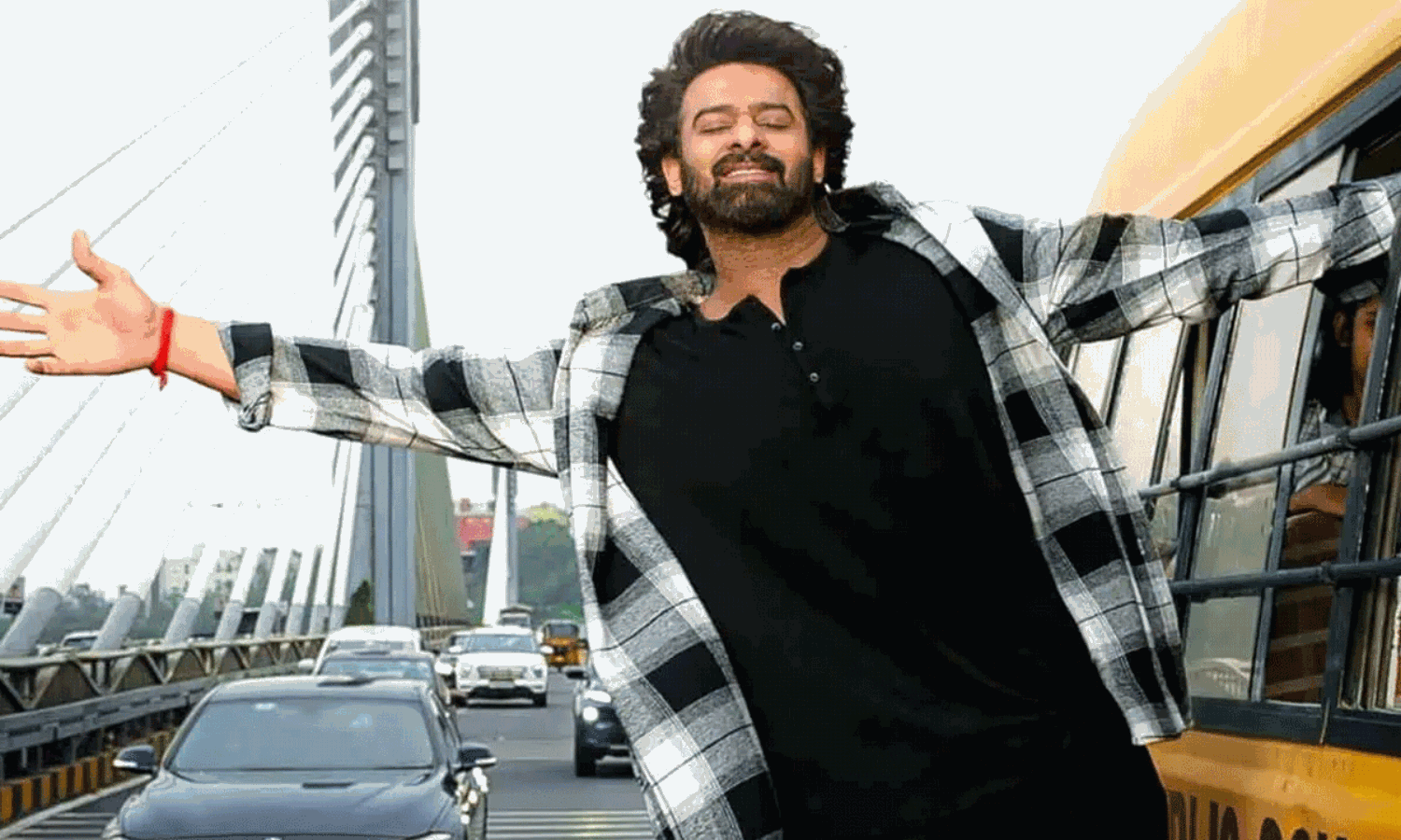 ది రాజాసాబ్ మూవీ నుండి ప్రభాస్ లుక్ లీక్!