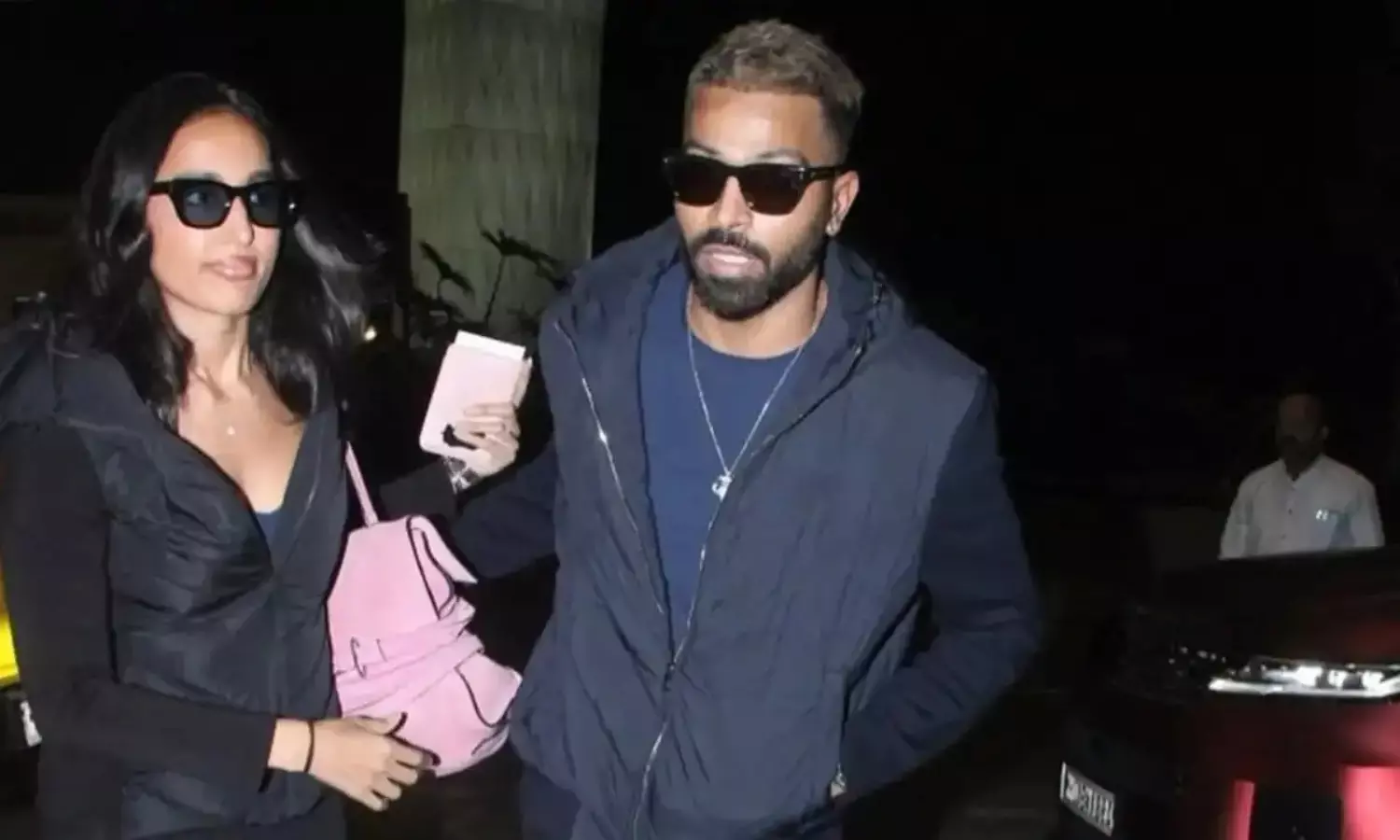 రూమర్డ్ గర్ల్ ఫ్రెండ్ తో హార్దిక్.. ఆమె ఎవరు? బ్యాక్ గ్రౌండ్ ఏంటో తెలుసా? రూమర్డ్ గర్ల్ ఫ్రెండ్ తో హార్దిక్.. ఆమె ఎవరు? బ్యాక్ గ్రౌండ్ ఏంటో తెలుసా?