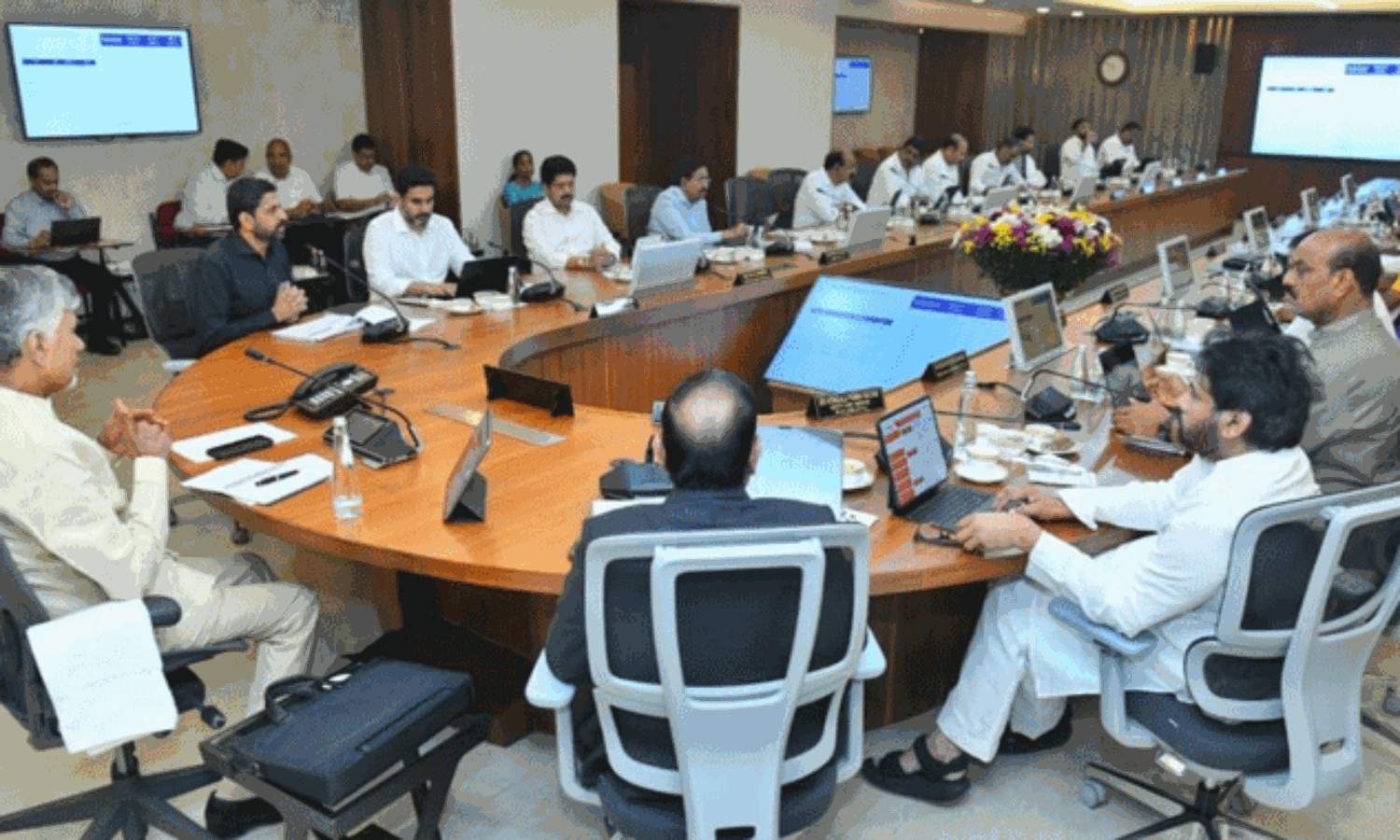 బాబు బాధ మంత్రులకు అర్ధం కావడం లేదా ?